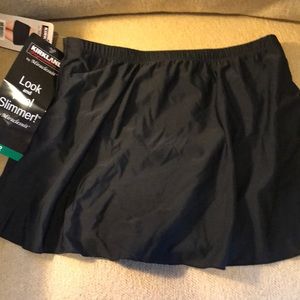 Miraclesuit skort bottoms in black new with tags